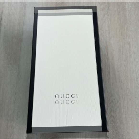 Gucci GG T-strap Sandal - LIKE NEW - Picture 4 of 8